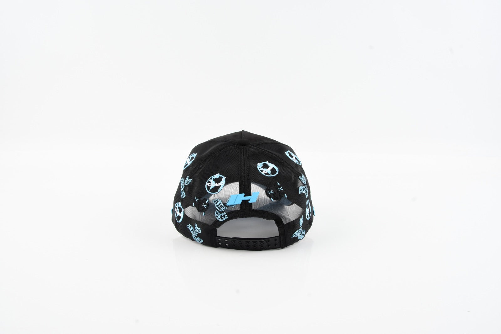ICONIC HATS - HEARTFALL 2
